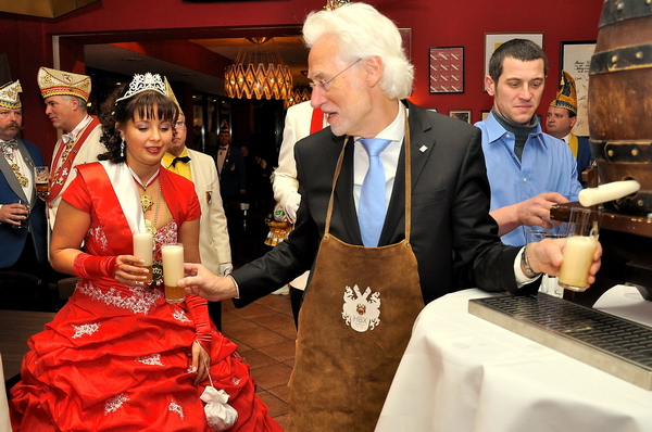 P_Party2011   017.jpg